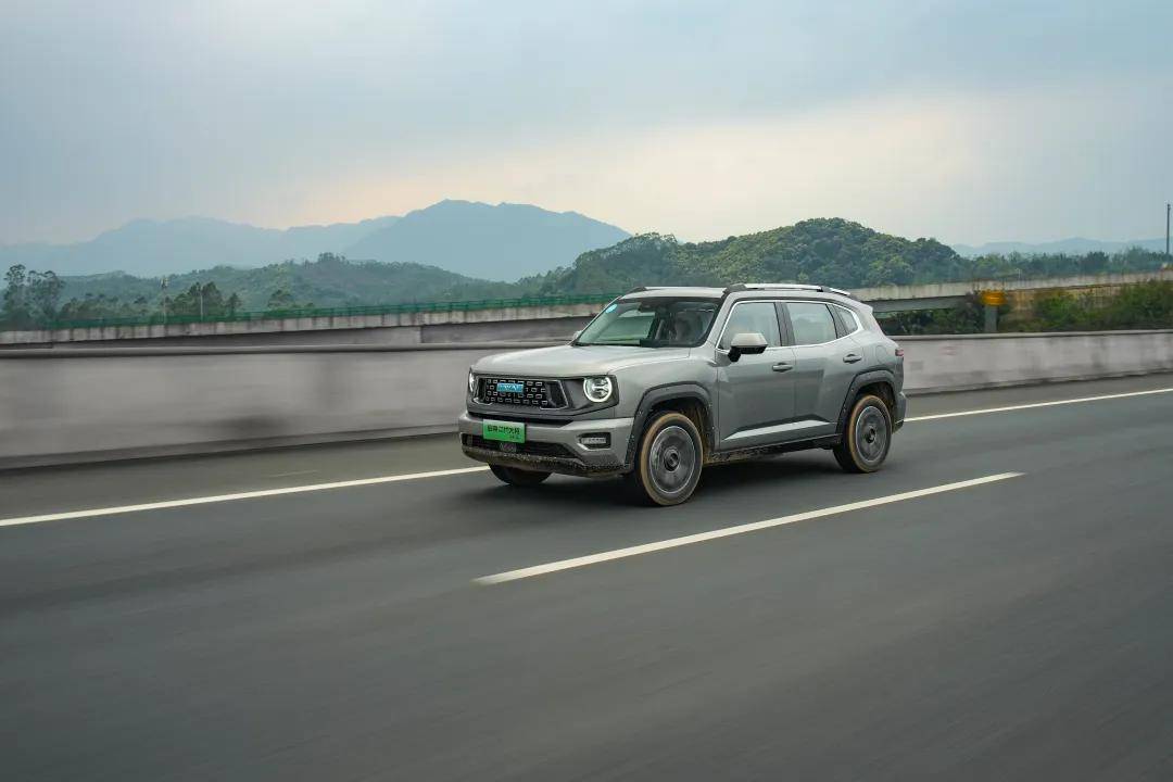 17.98萬,四驅SUV,油耗不到6L!你買不買?