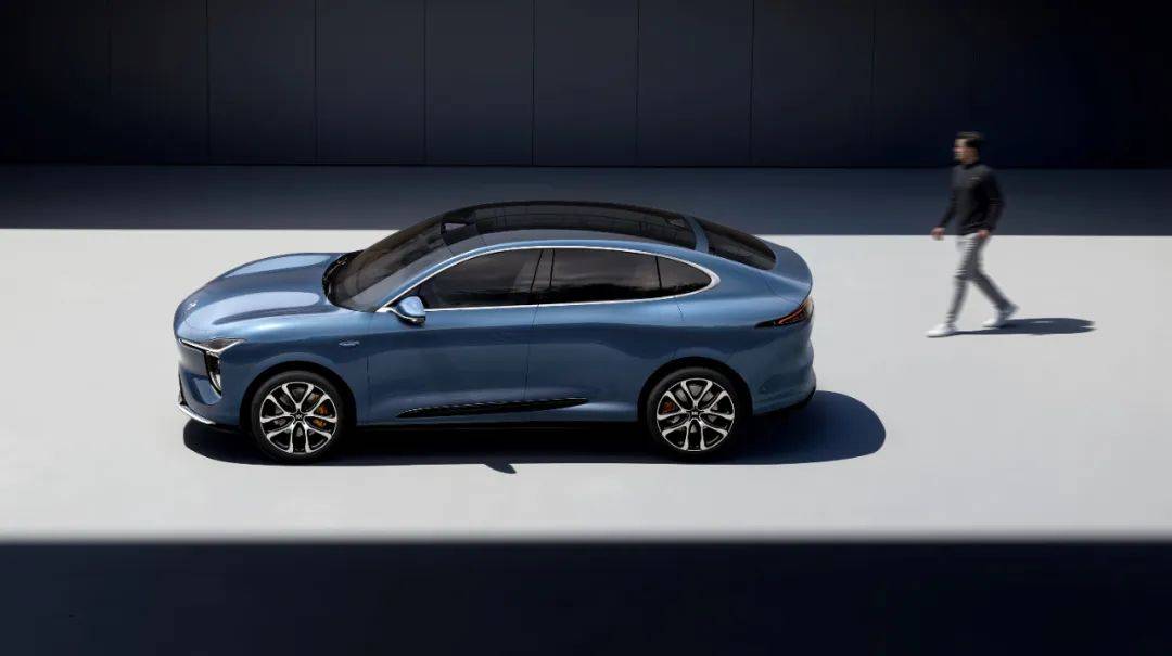 預售半小時破萬,20.99萬元起,續航1500公里的增程智己LS6突破了自己