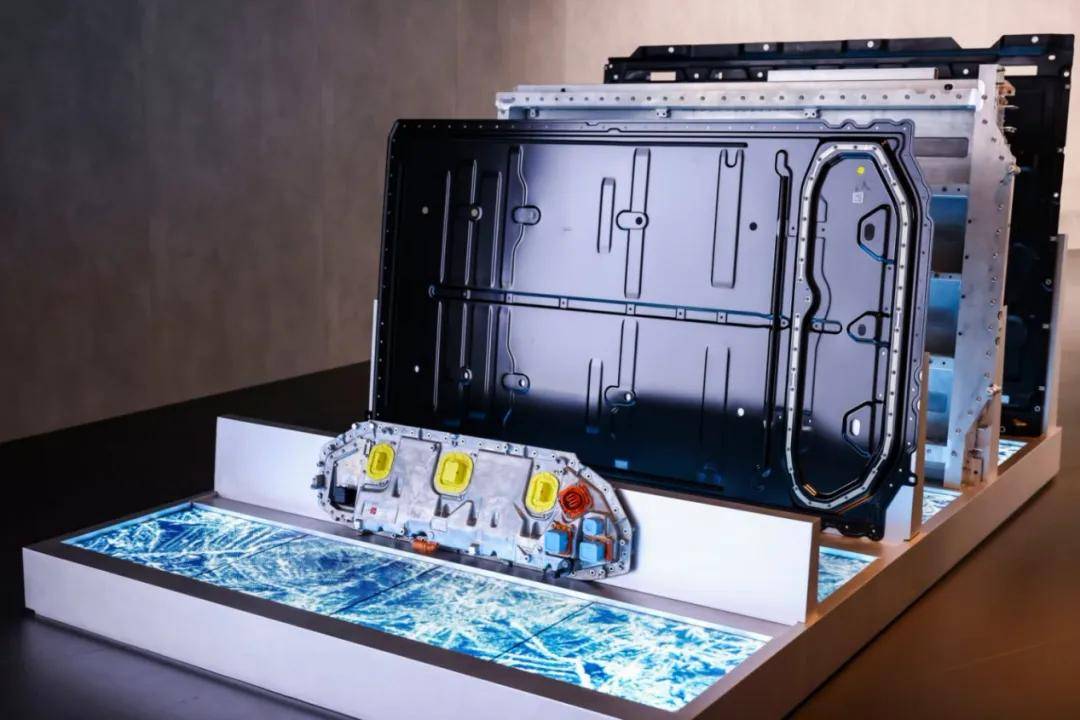 “拆解”一汽奧迪Q6L e-tron,純血四環詮釋什么才是真正的豪華!