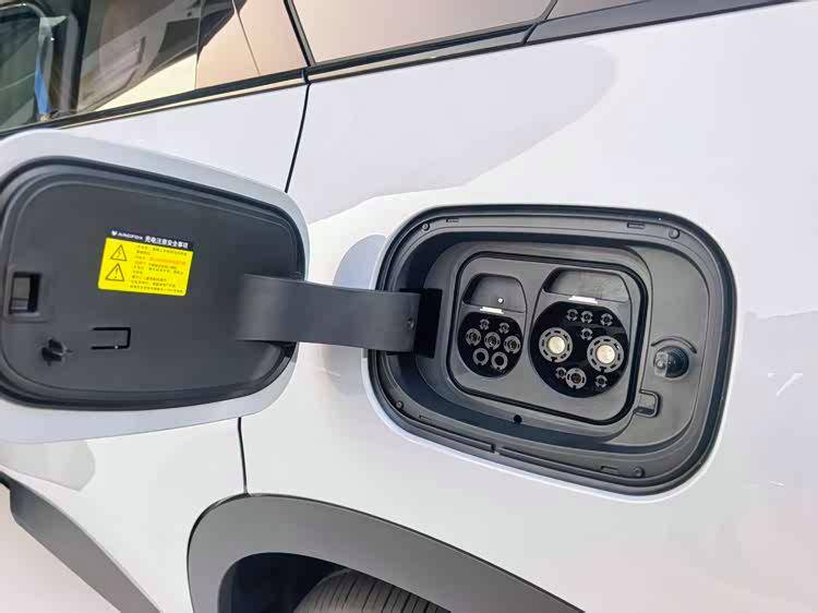 極狐全新阿爾法T5正式上市 推出六款車型,限時(shí)優(yōu)惠價(jià)10.98萬起!