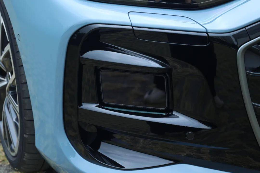 首搭華為乾崑,車(chē)機(jī)、智駕全面進(jìn)階,上汽奧迪A5L Sportback真的太香了