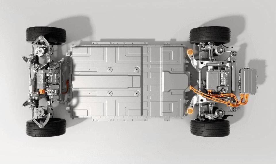 細分市場增速35% 阿維塔12四激光版精準卡位