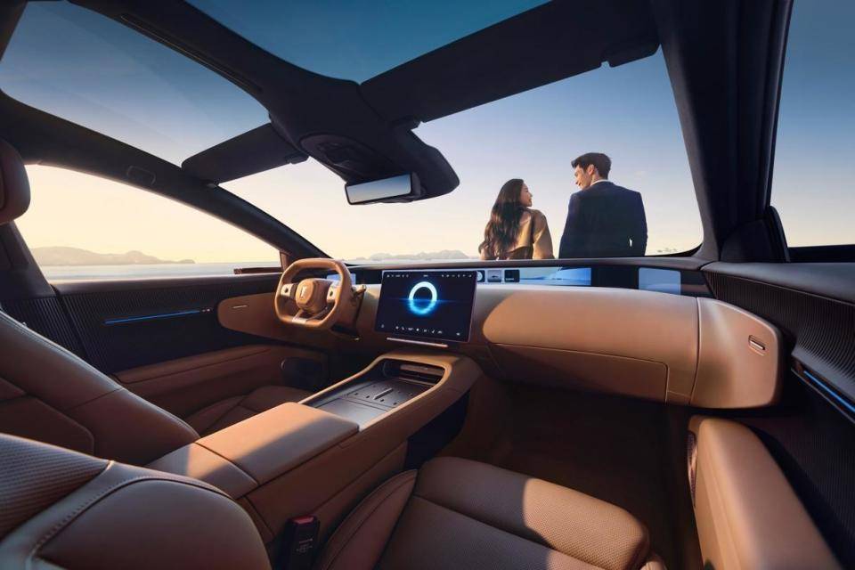 細分市場增速35% 阿維塔12四激光版精準卡位