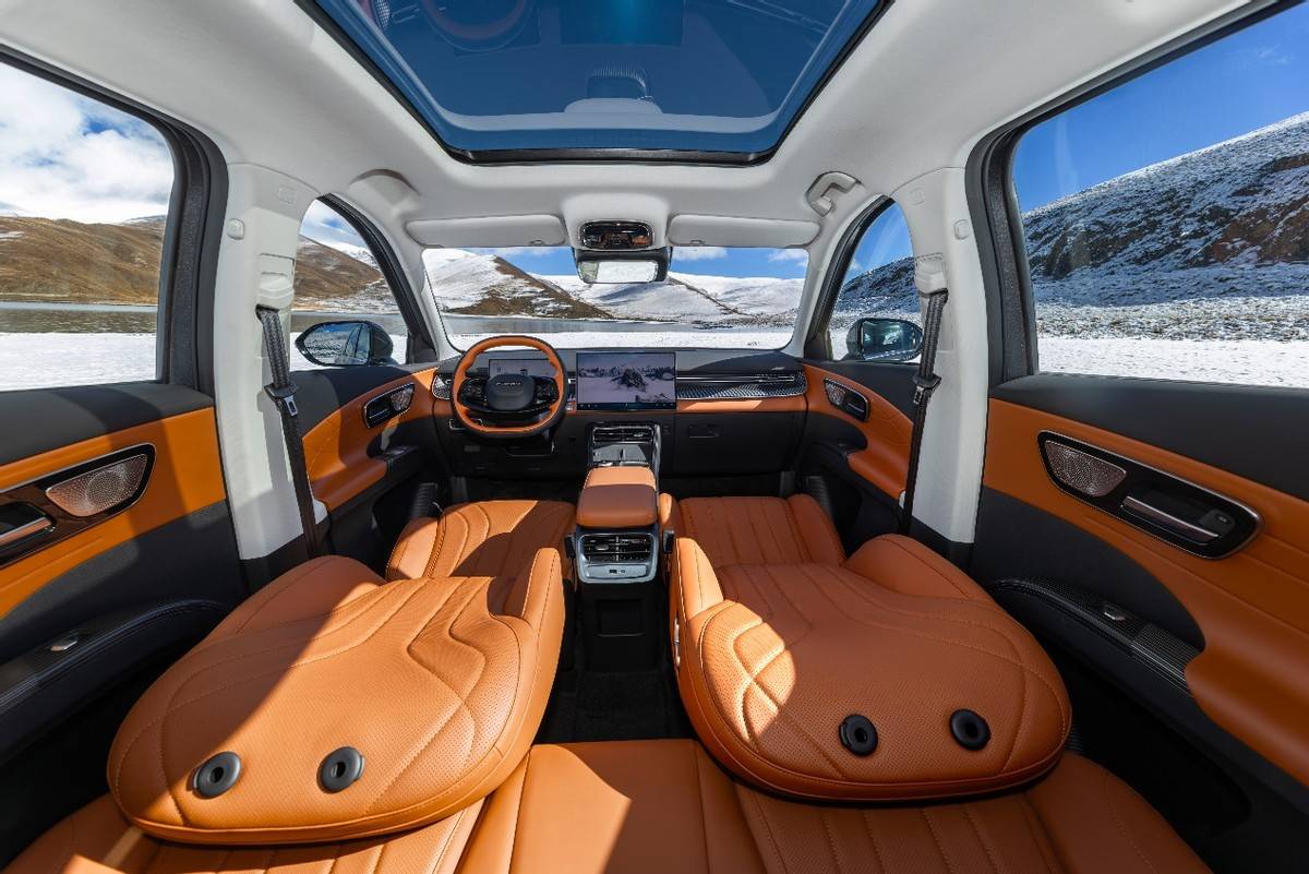 燃油車(chē)性?xún)r(jià)比天花板!全新瑞虎8預(yù)售,全維升級(jí)直擊10-15萬(wàn)級(jí)市場(chǎng)