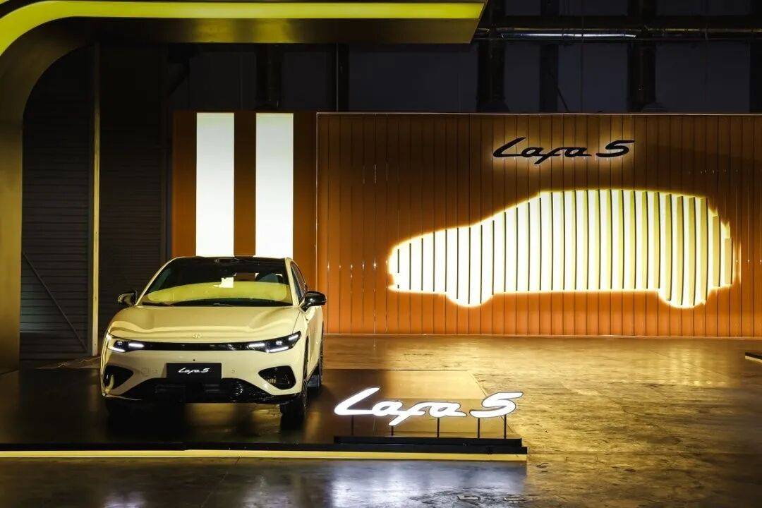 10萬級轎跑新選擇!零跑Lafa5做當下的電動高爾夫