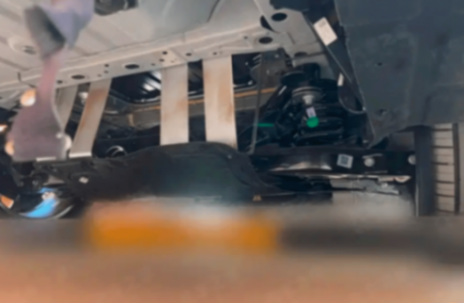 吉利銀河A7純電版諜照!純電中型車,超充插孔很清晰,終于要來了