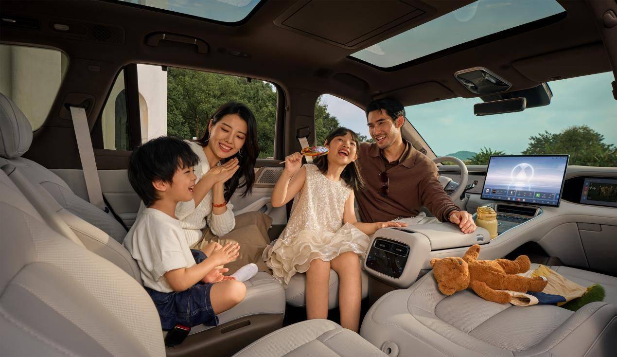 操控之王騰勢N8L上市,29.98萬元起,為全家美好出行而來!