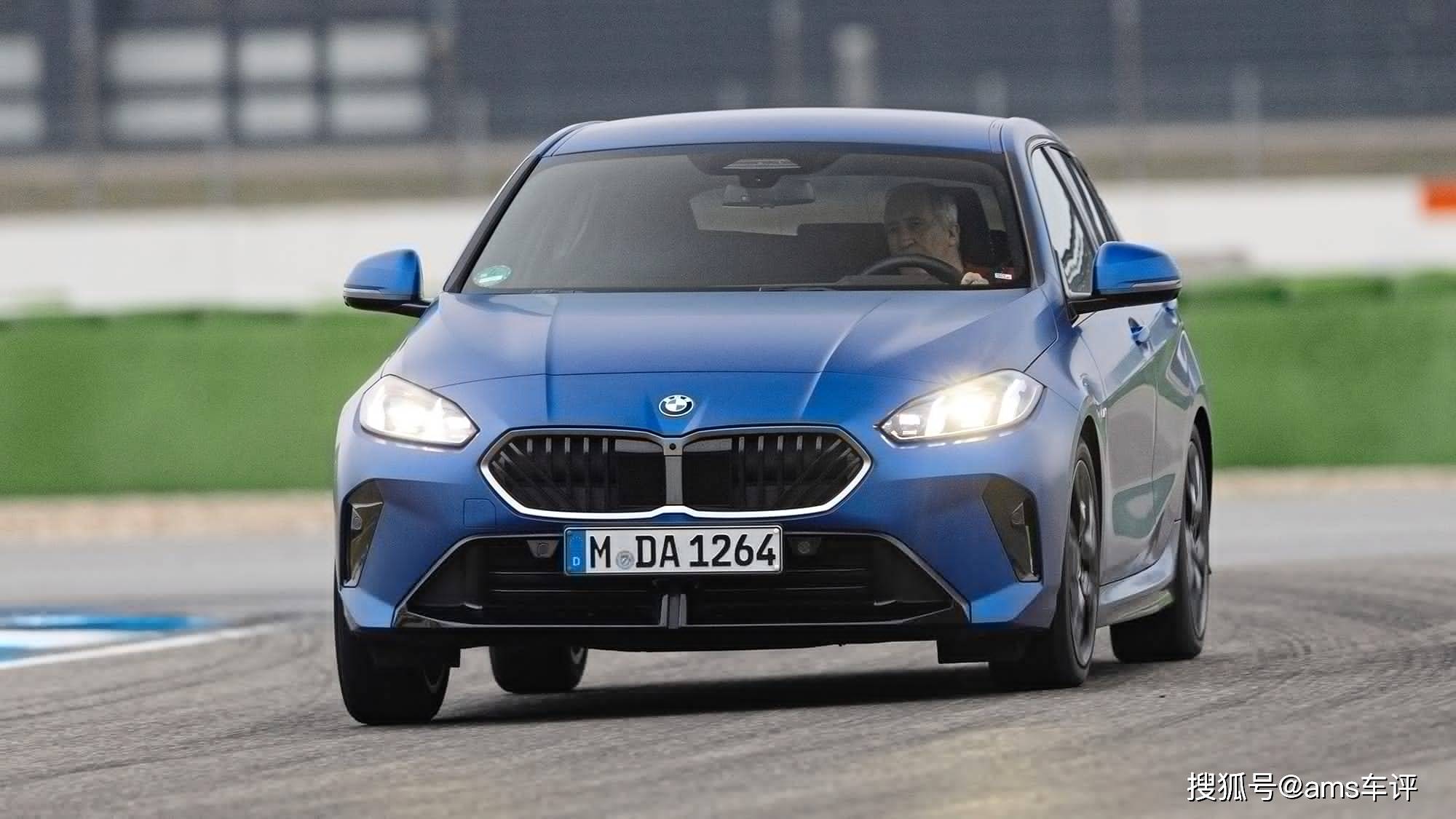 三缸+輕混能跑出什么水平?測(cè)試BMW 120,依舊運(yùn)動(dòng)范兒