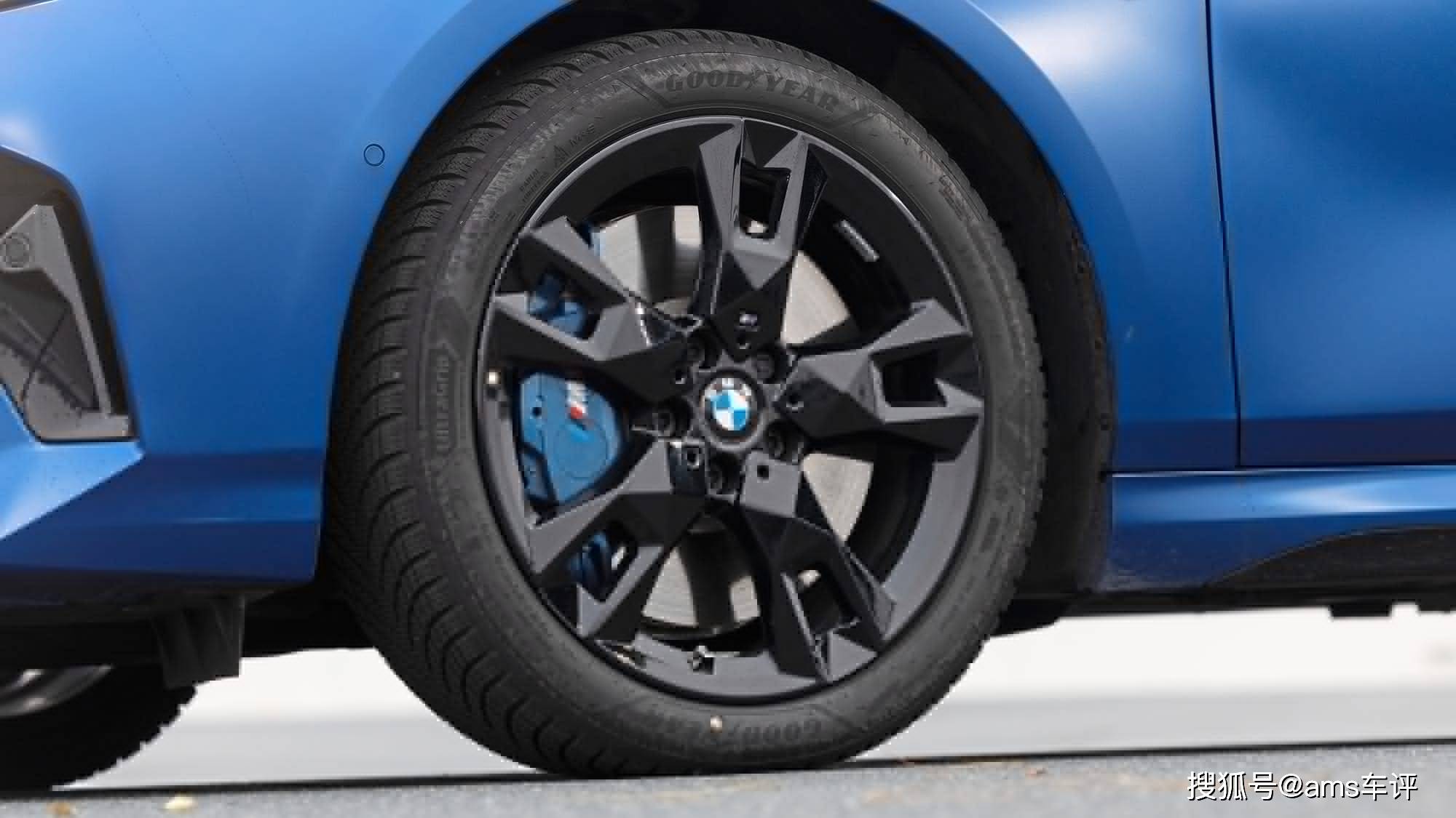 三缸+輕混能跑出什么水平?測(cè)試BMW 120,依舊運(yùn)動(dòng)范兒